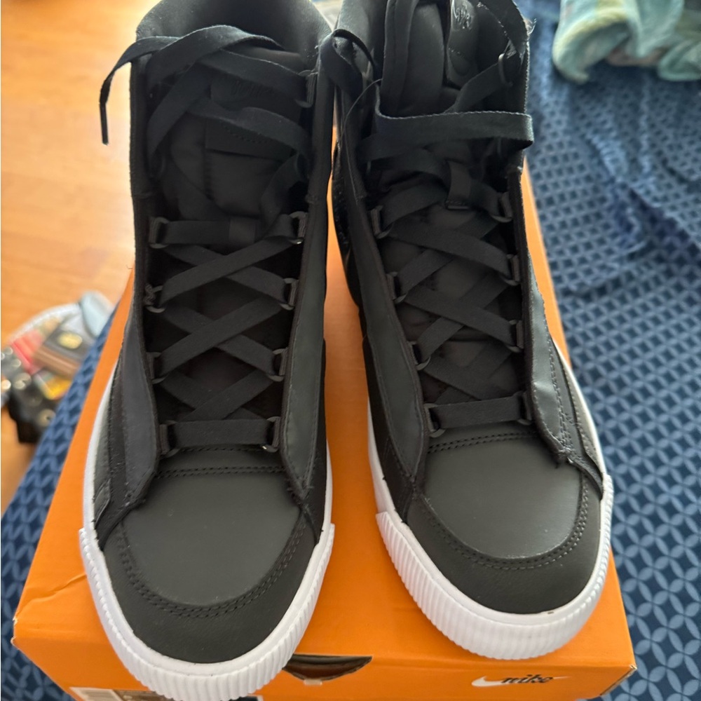 Women’s Nike Blazer Mid Victory Shoes - Picture 7 of 7